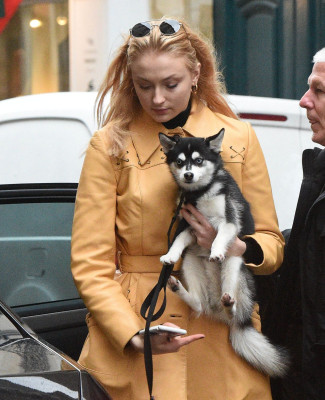 Sophie Turner – Sightseeing in Paris