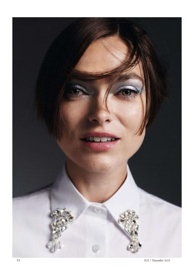 Sophie Vlaming ~ Elle Dezember 2024 by Thomas Van Aagh