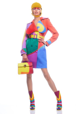 Stella Maxwell ~ Moschino PRE-FALL 2022