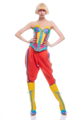 Stella Maxwell ~ Moschino PRE-FALL 2022