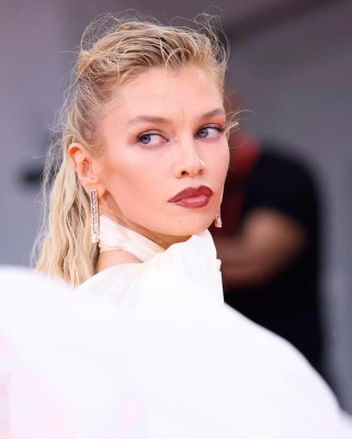 Stella Maxwell from the Damiani Belle Époque High Jewelry collection