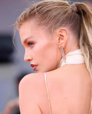 Stella Maxwell from the Damiani Belle Époque High Jewelry collection