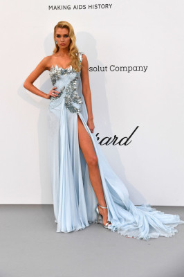 Stella Maxwell – amfAR Cannes Gala 2019 