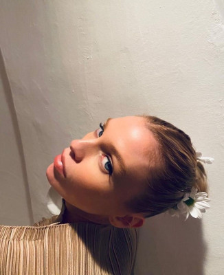 Stella Maxwell