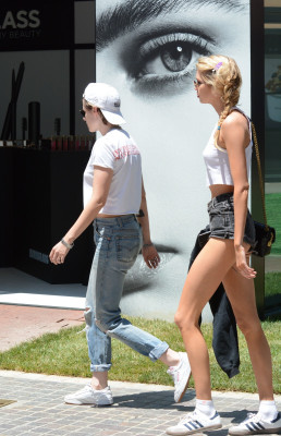 Kristen Stewart and Stella Maxwell