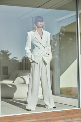 Stella Maxwell - Dundas Resort 2022