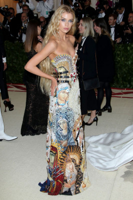 Stella Maxwell – MET Gala 2018