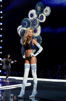 Stella Maxwell pic #1014169