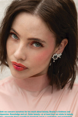 STEPHANIE CORNELIUSSEN in D4 Magazine, Summer 2019
