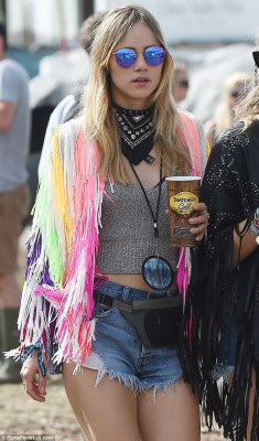 Suki Waterhouse pic #815637