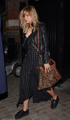 Suki Waterhouse pic #736280