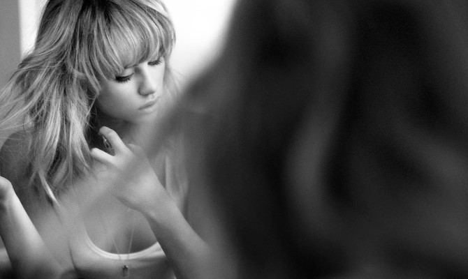 Suki Waterhouse pic #730585