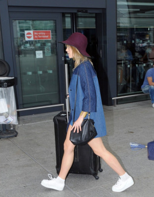 photo 29 in Suki Waterhouse gallery [id764958] 2014-10-15 00:00:00