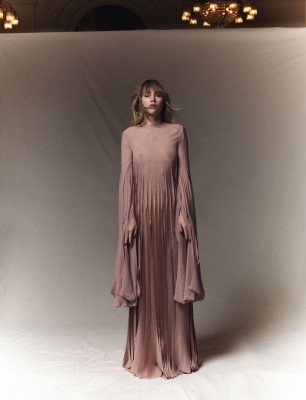 Suki Waterhouse – Harper’s Bazaar Spain, January 2024