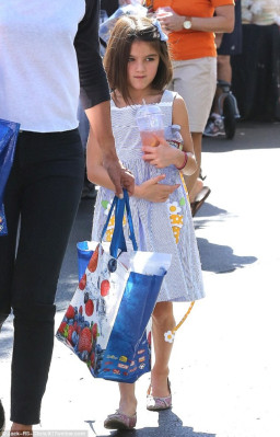 Suri Cruise pic #765671