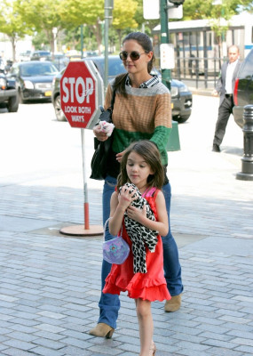 photo 8 in Suri Cruise gallery [id418318] 2011-09-09 00:00:00