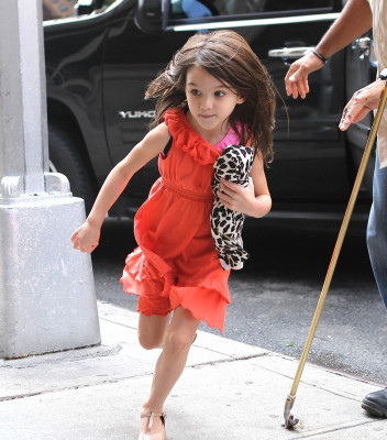 photo 7 in Suri Cruise gallery [id418319] 2011-09-09 00:00:00