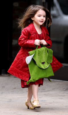 photo 22 in Suri Cruise gallery [id226355] 2009-12-24 00:00:00