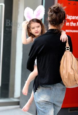 photo 13 in Suri Cruise gallery [id258032] 2010-04-23 00:00:00