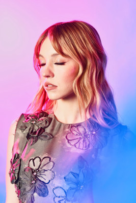 Sydney Sweeney by Irvin Rivera for IMDb Portrait Studio at 37th ISA 03/06/2022