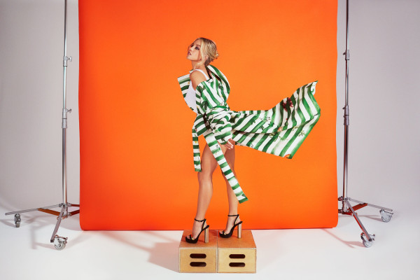 Sydney Sweeney by Mike Rosenthal for Story + Rain (2021)