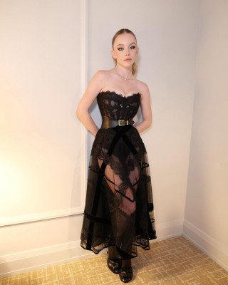 Sydney Sweeney - Giorgio Armani (2022)