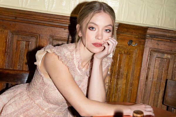 Sydney Sweeney – Coveteur May 2019