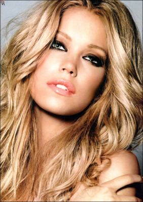 photo 19 in Sylvie Van Der Vaart gallery [id362123] 2011-02-21 00:00:00