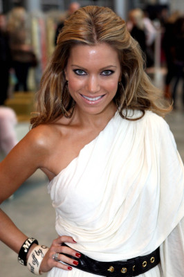 Sylvie Van Der Vaart pic #354119