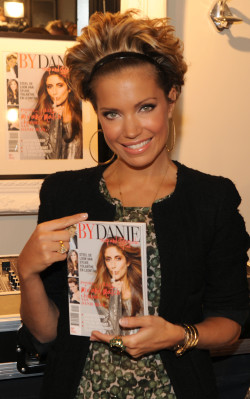 Sylvie Van Der Vaart pic #359932