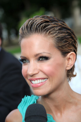 Sylvie Van Der Vaart pic #358733