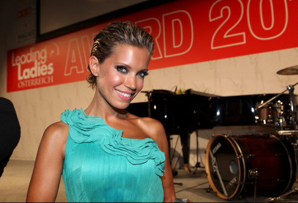 Sylvie Van Der Vaart pic #358738