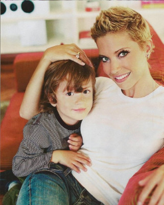 Sylvie Van Der Vaart pic #358253