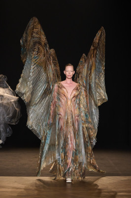 Tanya Dziahileva for Iris Van Herpen FW 2025 Couture