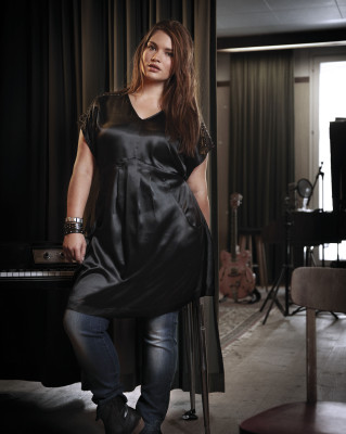 photo 12 in Lynn gallery [id324421] 2010-12-13 00:00:00