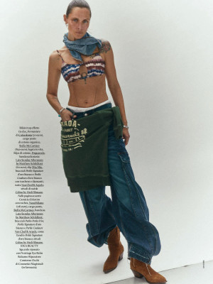 Tasha Tilberg ~ Elle Italia Agosto 2023 by Xavi Gordo