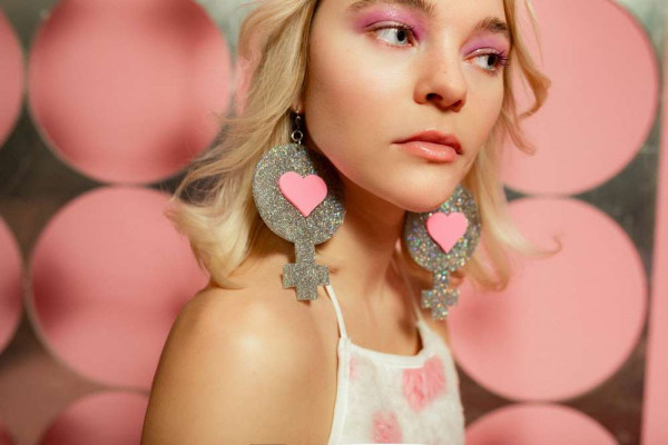 TAYLOR HICKSON for Vanity Teen Magazine, May 2020