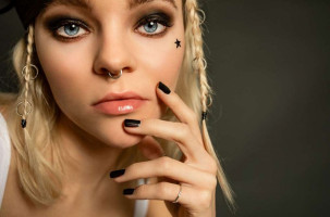 TAYLOR HICKSON for Vanity Teen Magazine, May 2020