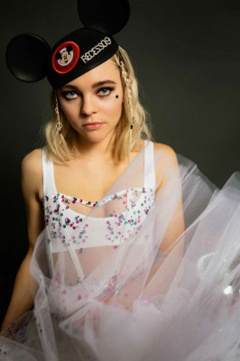 TAYLOR HICKSON for Vanity Teen Magazine, May 2020