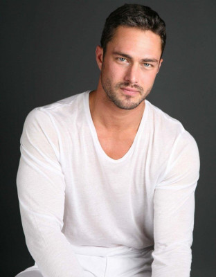 Taylor Kinney pic #596445