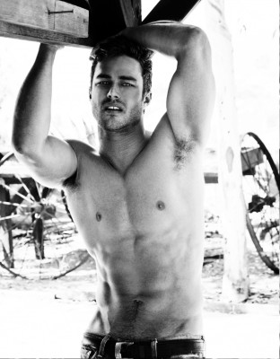 photo 3 in Taylor Kinney gallery [id600602] 2013-01-25 00:00:00