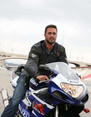 Taylor Kinney pic #596441