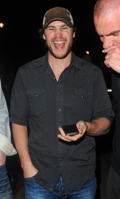 photo 13 in Taylor Kitsch gallery [id566914] 2012-10-03 00:00:00