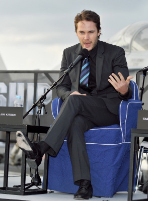 photo 10 in Taylor Kitsch gallery [id566698] 2012-10-03 00:00:00