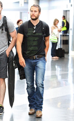 Taylor Kitsch pic #563153
