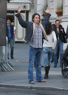 photo 8 in Taylor Kitsch gallery [id568515] 2012-10-08 00:00:00