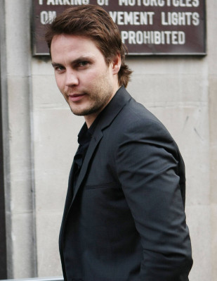 photo 26 in Taylor Kitsch gallery [id565947] 2012-10-01 00:00:00