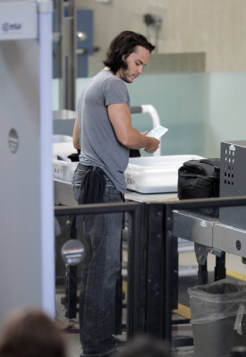 photo 4 in Taylor Kitsch gallery [id568519] 2012-10-08 00:00:00