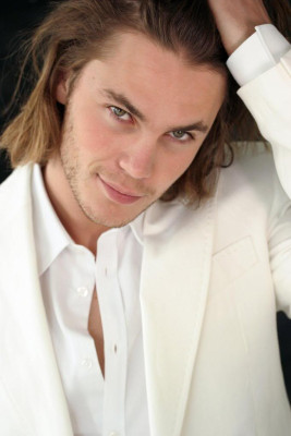 photo 5 in Taylor Kitsch gallery [id221749] 2009-12-16 00:00:00