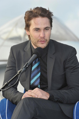 photo 7 in Taylor Kitsch gallery [id560611] 2012-09-19 00:00:00